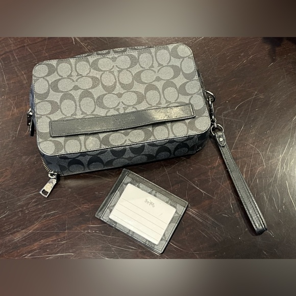 Coach Wristlet & Wallet Pre-Owned - Picture 2 of 6